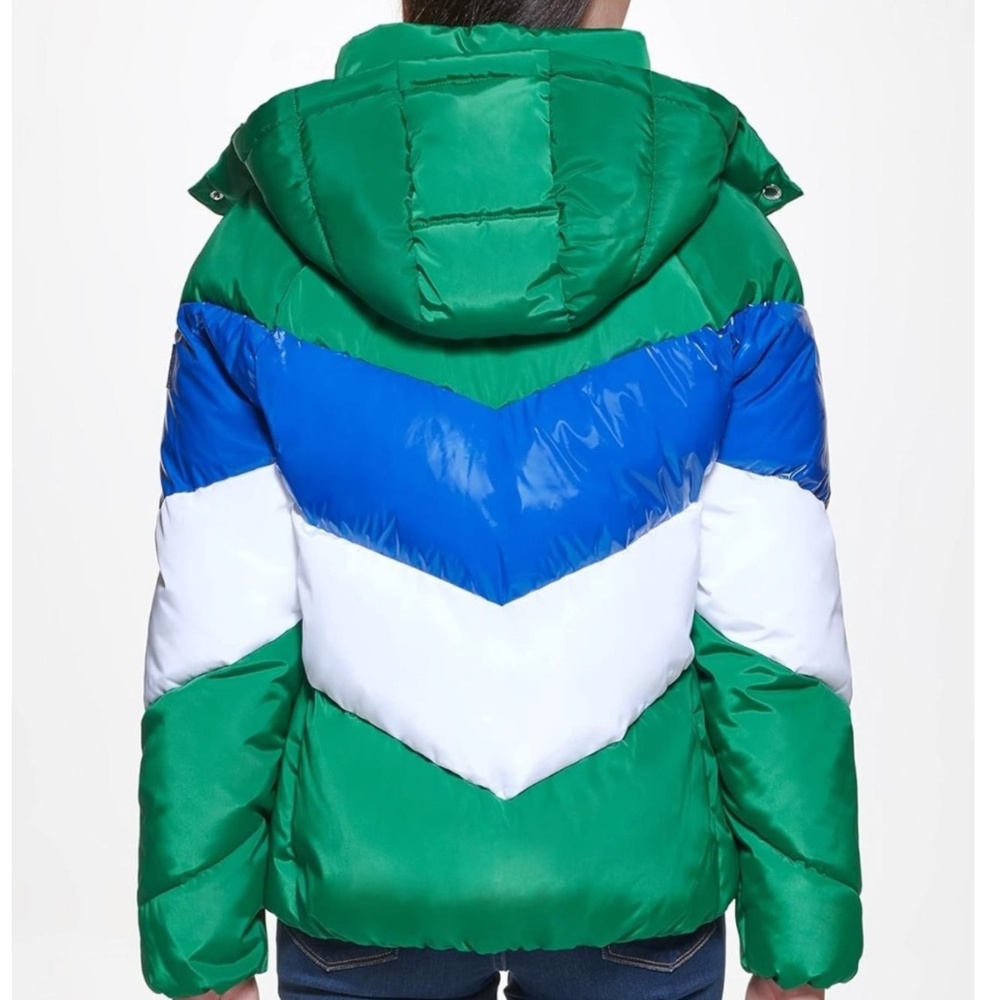 Tommy Hilfiger Women's Multi Color Chevron Striped Hooded Short Puffer Jacket - Picture 3 of 8